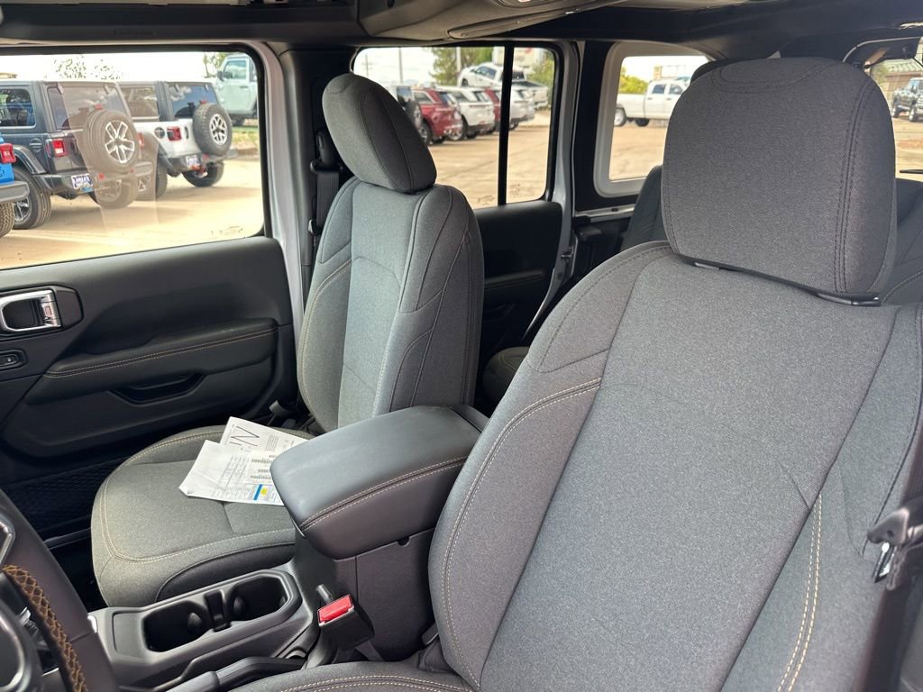 New 2024 Jeep Wrangler Unlimited Sahara w/ Technology Group image 18