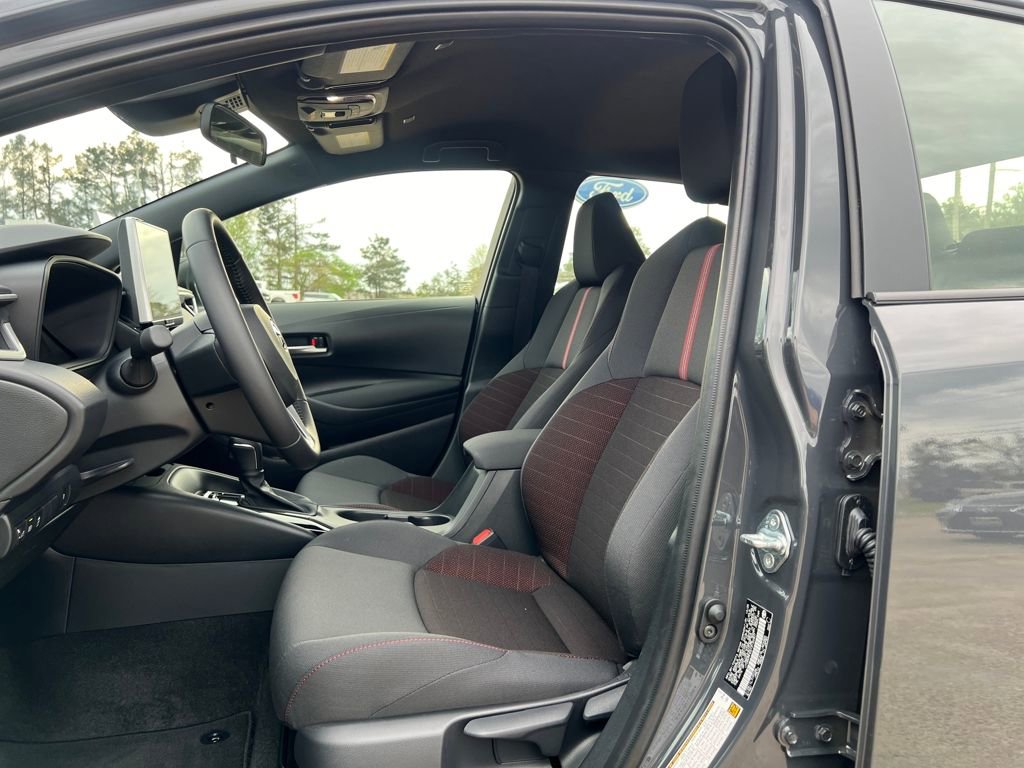 Used 2026 Toyota Corolla SE w/ SE Premium Package image 10