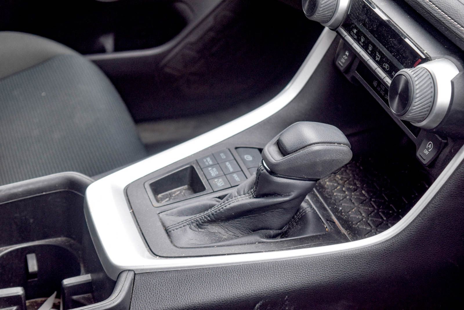 Used 2023 Toyota RAV4 LE AWD/4WD image 20