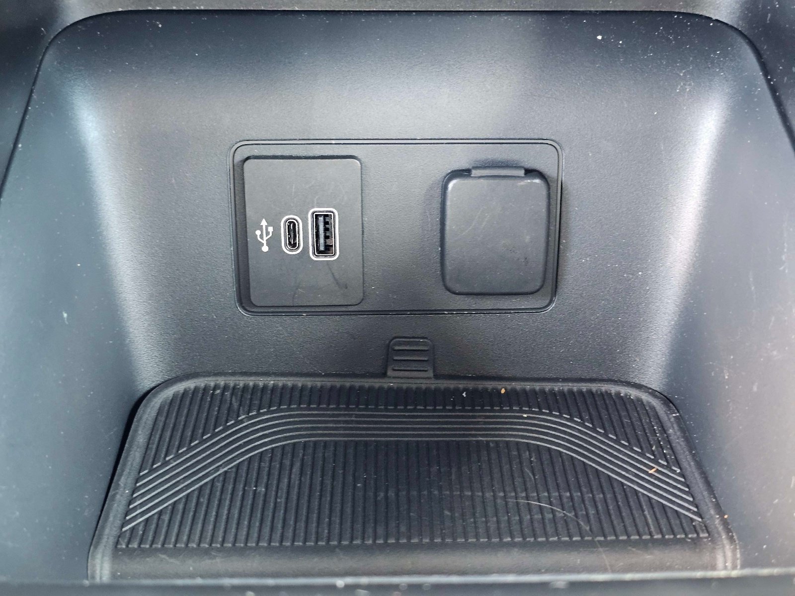 Used 2026 Ford Explorer Active w/ Active Comfort Package RWD image 25