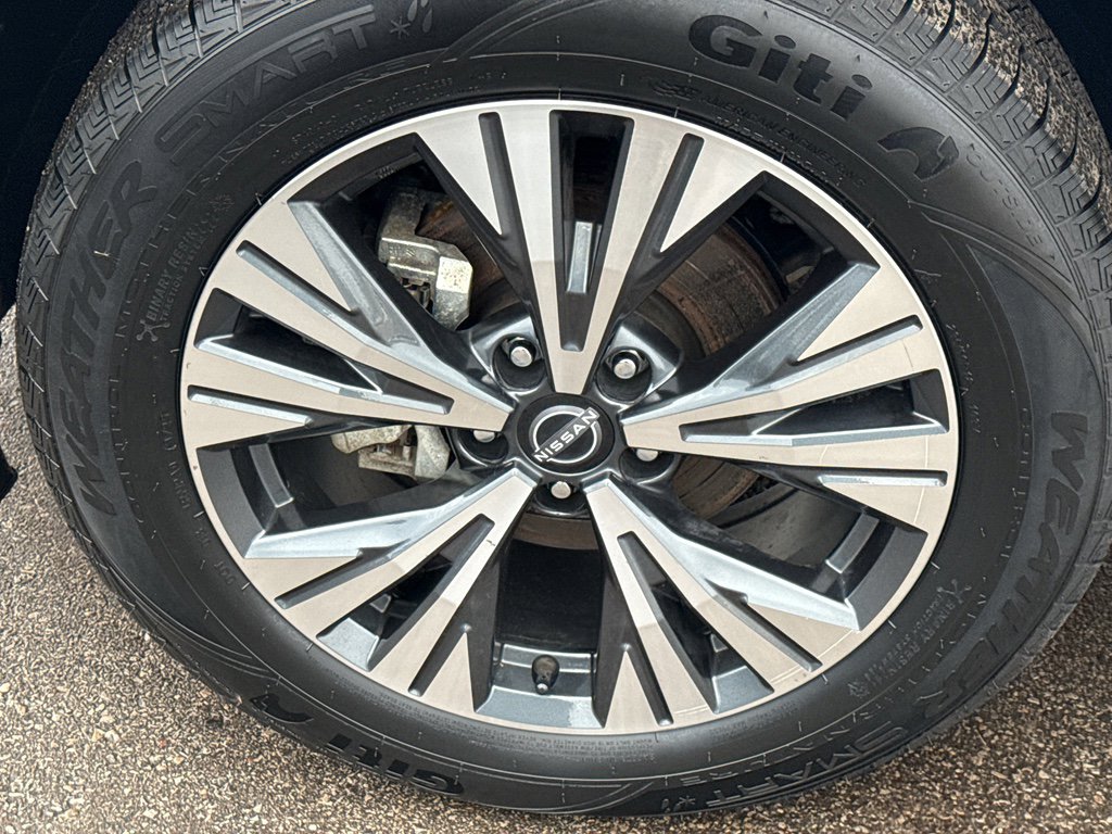 Certified 2023 Nissan Rogue SV image 9