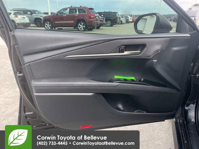 Used 2025 Toyota Camry LE image 10