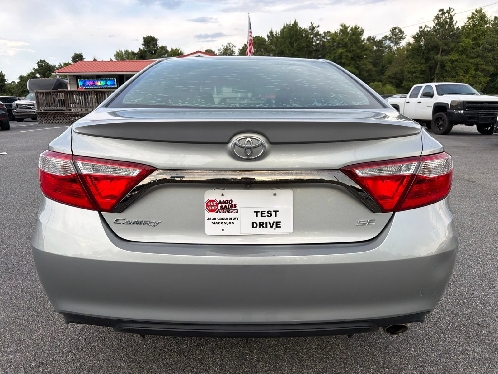Used 2017 Toyota Camry SE FWD image 5
