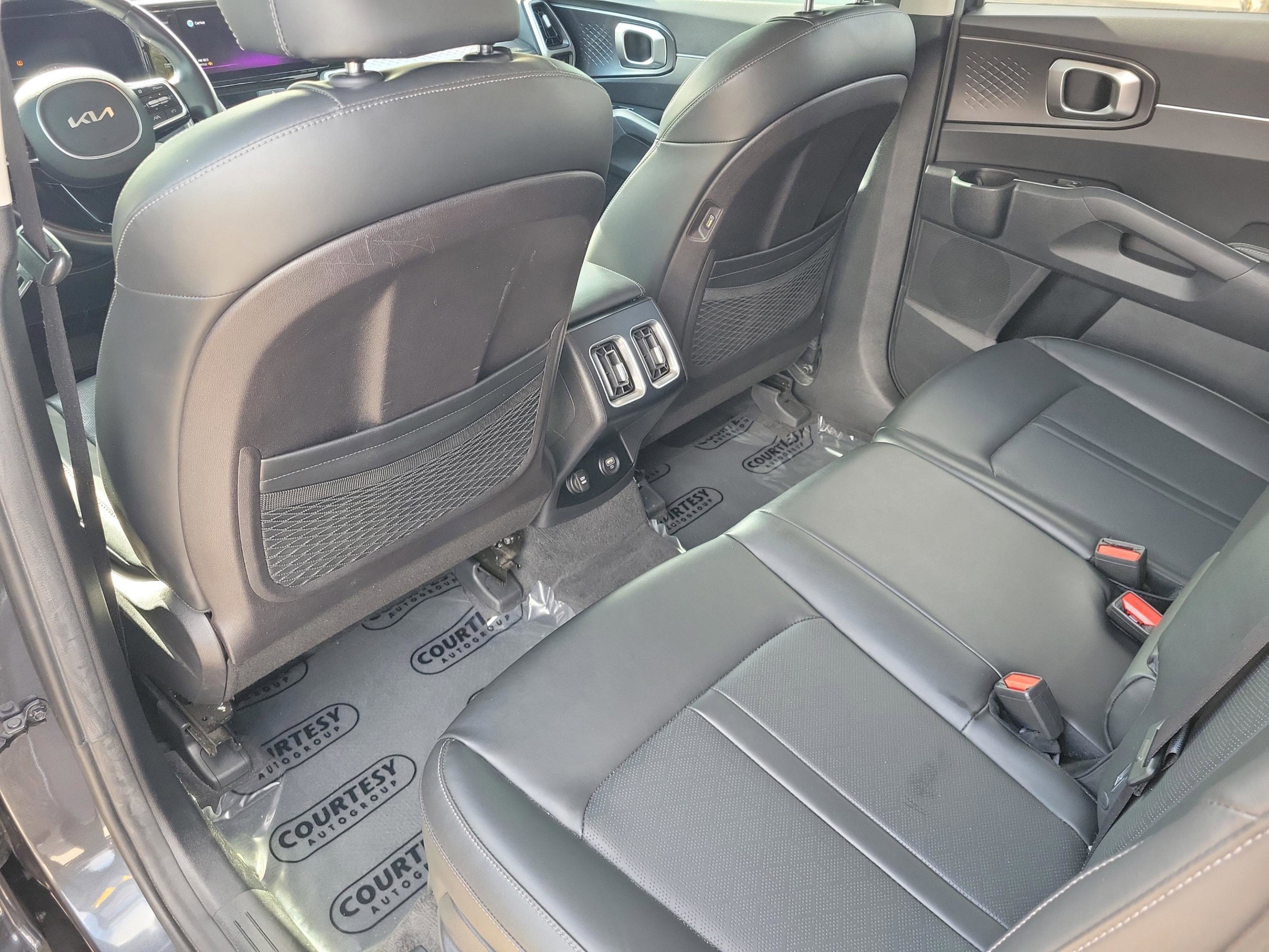 Used 2022 Kia Sorento S image 10