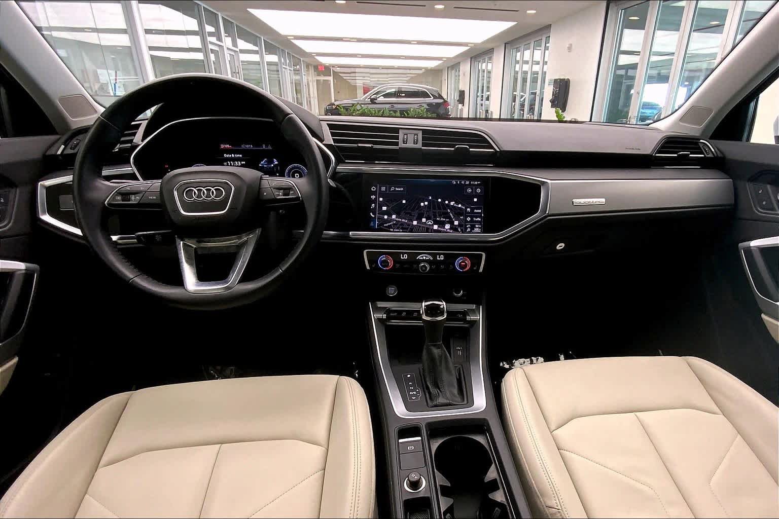 Used 2020 Audi Q3 2.0T Premium Plus w/ Premium Plus Package AWD/4WD image 16