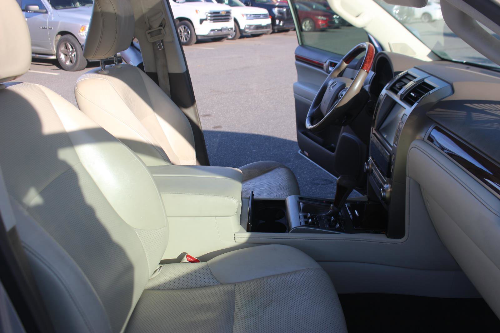Used 2016 Lexus GX 460 Luxury AWD/4WD image 38