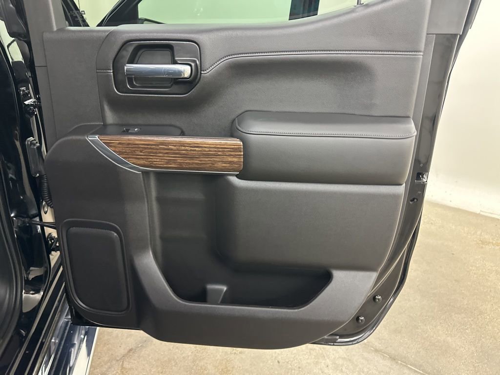 Certified 2020 Chevrolet Silverado 1500 High Country w/ Technology Package image 23