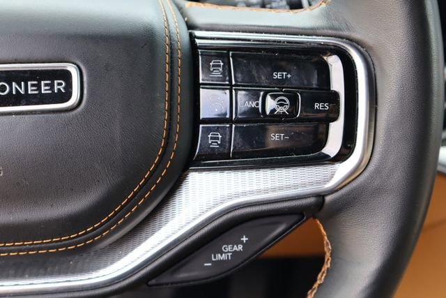 Used 2023 Jeep Grand Wagoneer L Series III AWD/4WD image 15
