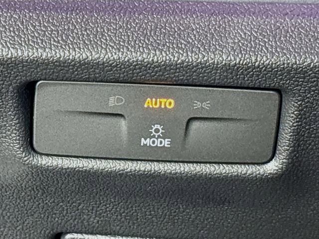 New 2025 Volkswagen Tiguan SE image 10