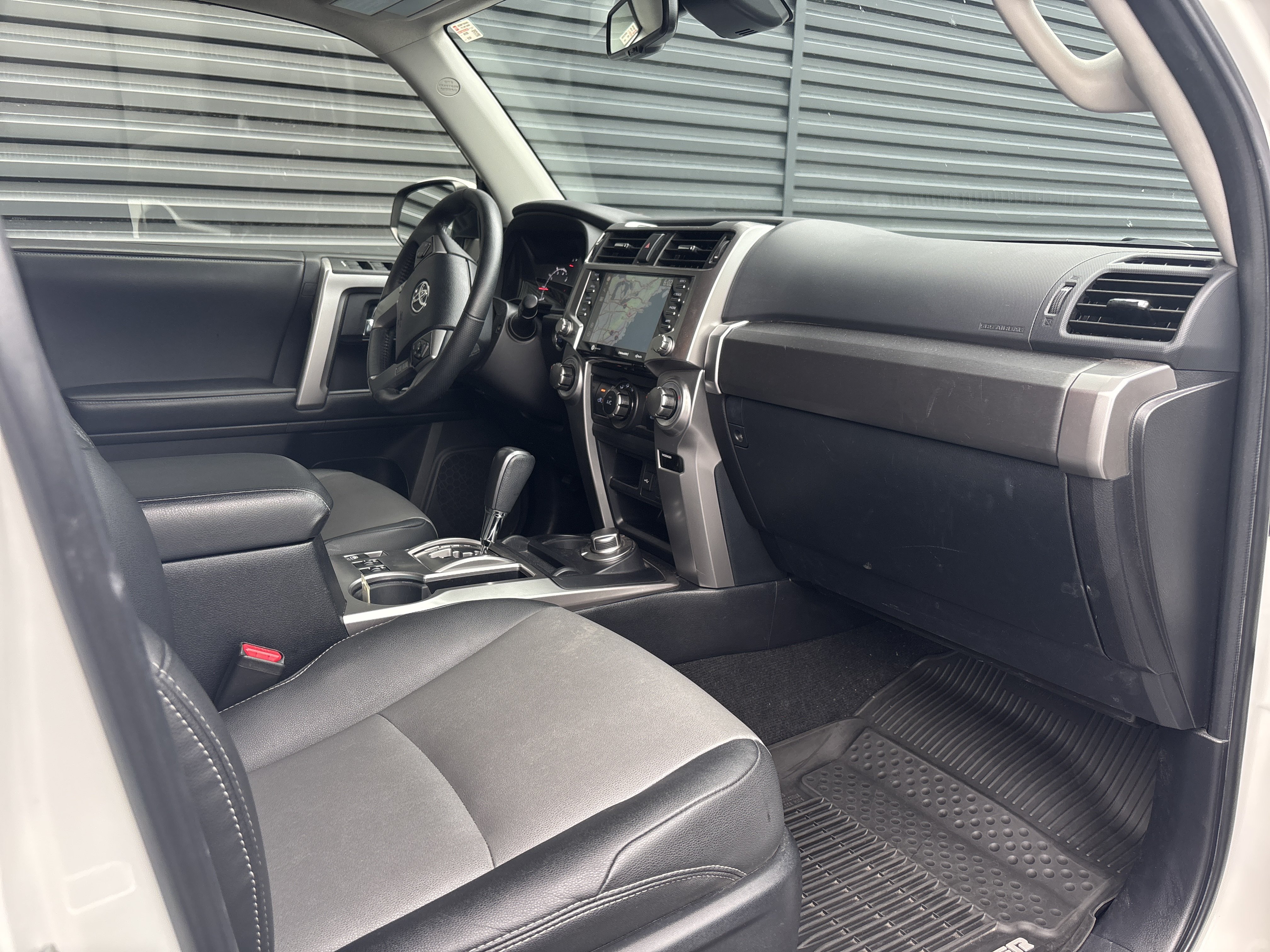 Used 2020 Toyota 4Runner SR5 Premium w/ Moonroof Package AWD/4WD image 10