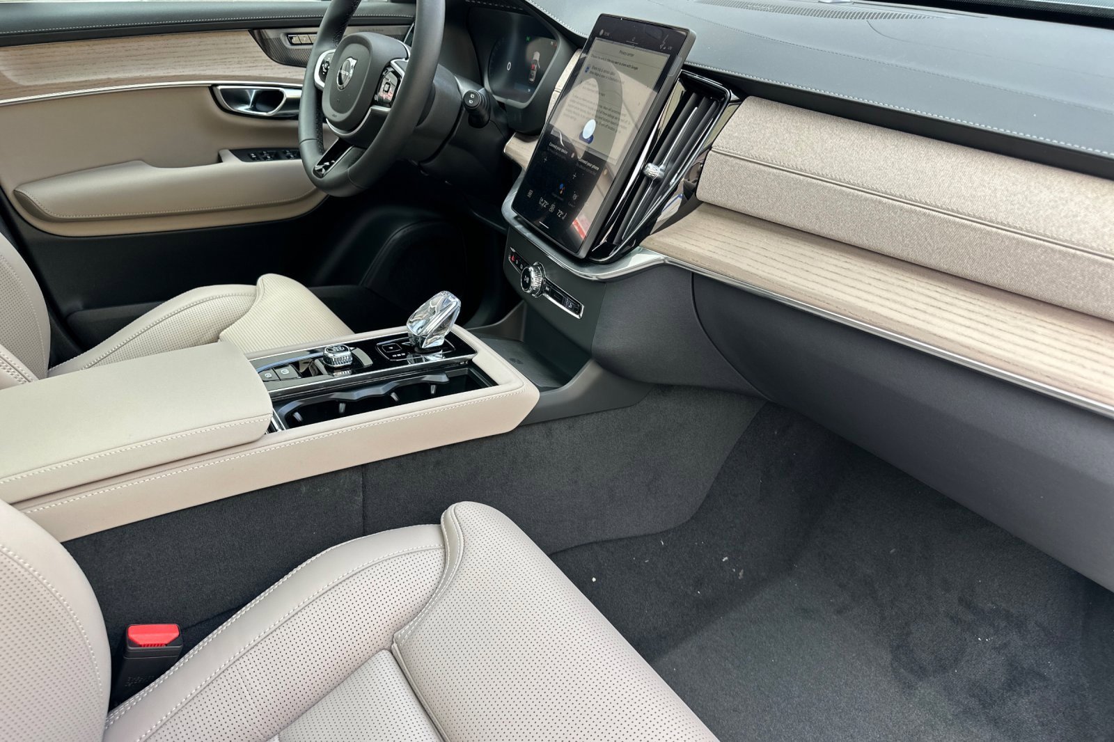 New 2026 Volvo XC90 T8 Ultra image 18