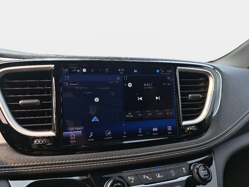 Certified 2023 Chrysler Pacifica Touring-L w/ Uconnect Theater Family Group AWD/4WD image 23