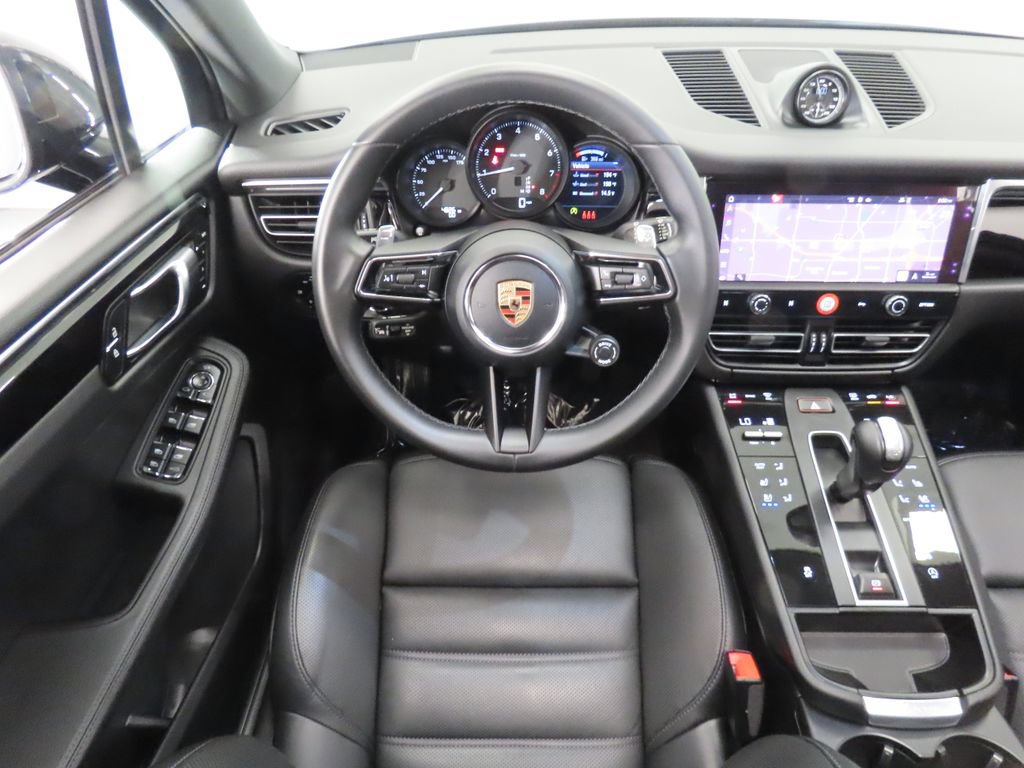 Certified 2026 Porsche Macan AWD/4WD image 15