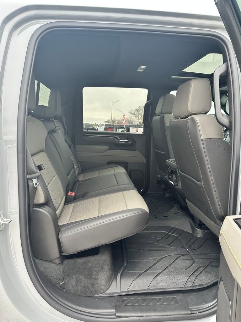 Used 2025 Chevrolet Silverado 2500 ZR2 AWD/4WD image 17
