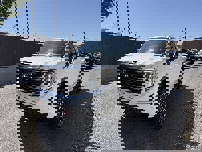 Used 2024 GMC Sierra 1500 AT4 w/ Technology Package image 5