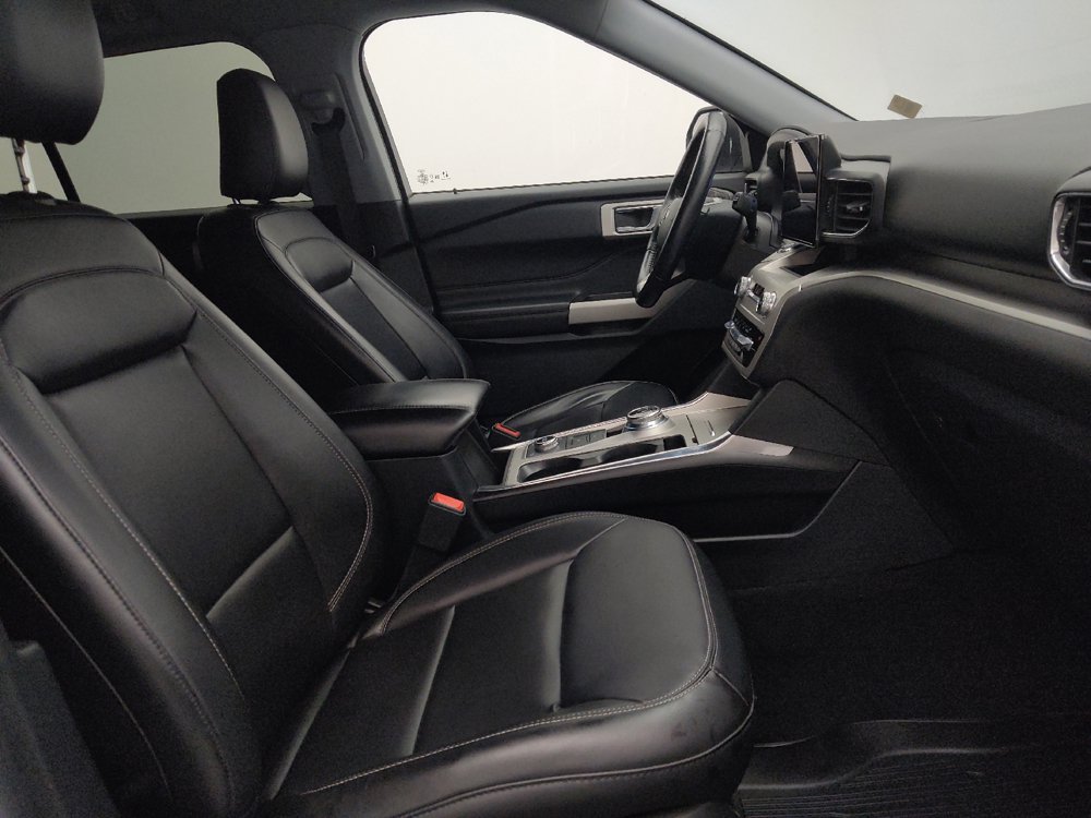 Used 2021 Ford Explorer XLT w/ Equipment Group 202A AWD/4WD image 21