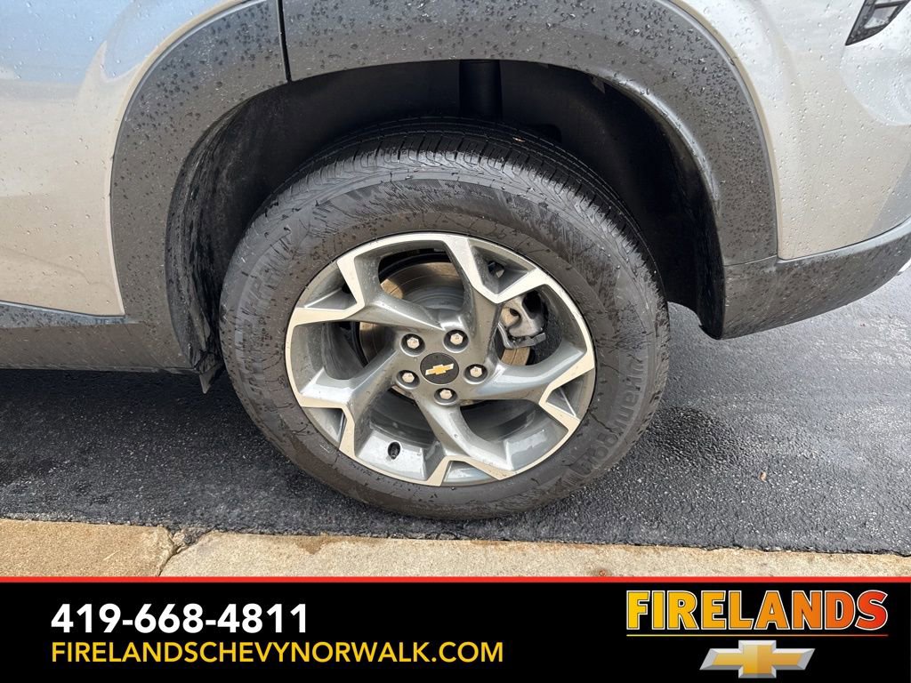 Used 2025 Chevrolet Trax LT w/ LT Convenience Package image 20