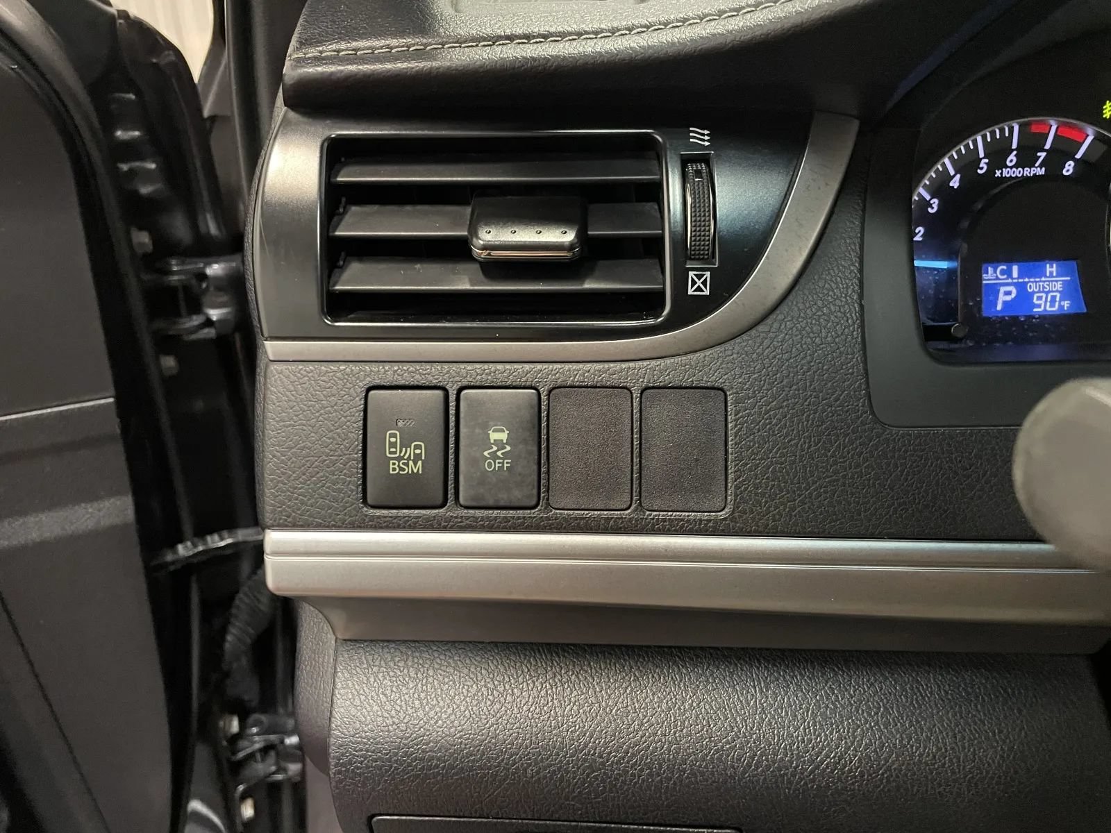 Used 2013 Toyota Camry SE w/ Leather Pkg FWD image 26