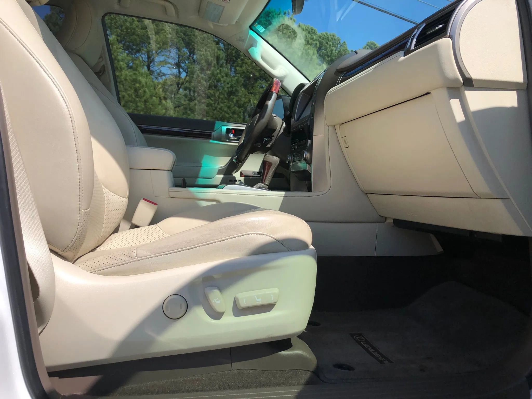 Used 2016 Lexus GX 460 Luxury w/ Preferred Accessory Package image 14