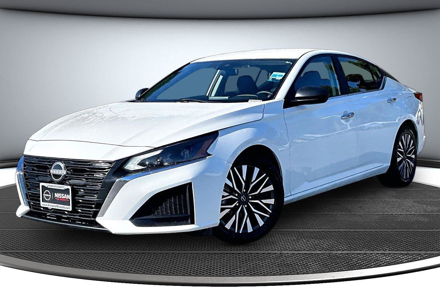 Used 2025 Nissan Altima 2.5 SV FWD image 4