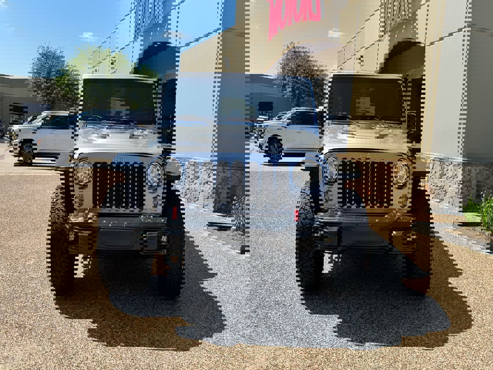 Used 2016 Jeep Wrangler Unlimited Rubicon w/ Connectivity Group image 5