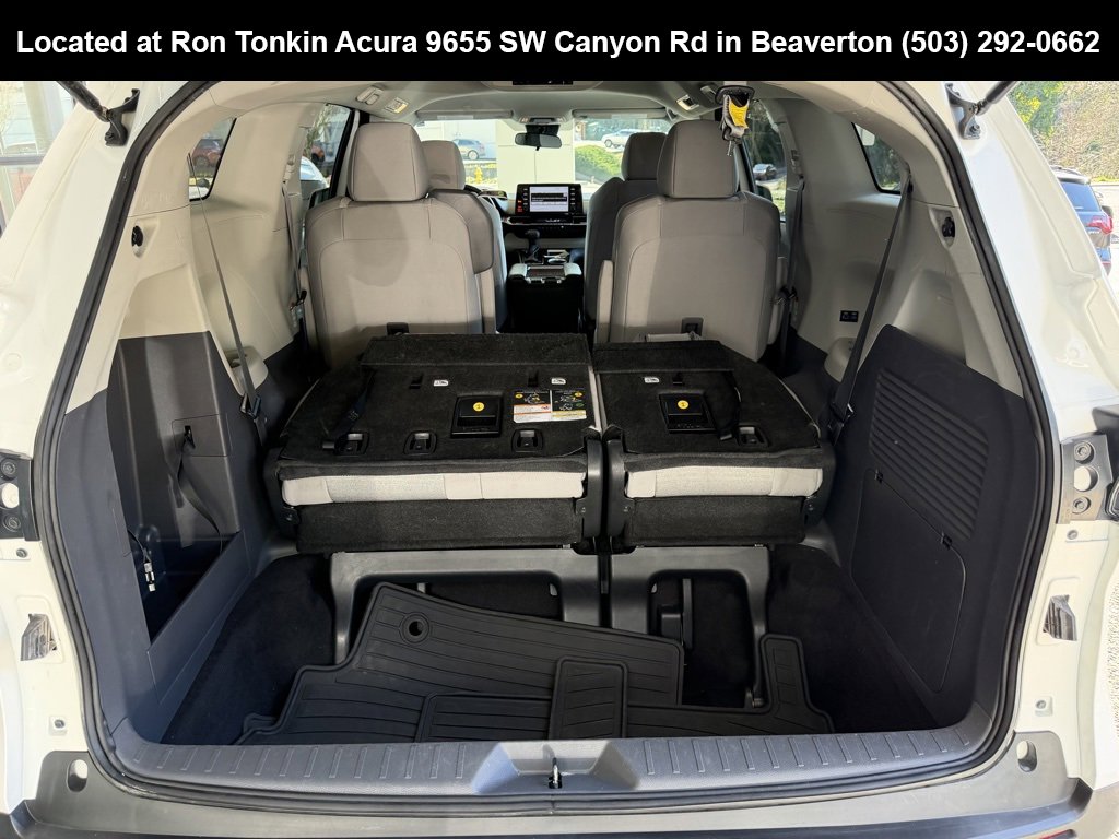 Used 2023 Toyota Sienna LE image 10