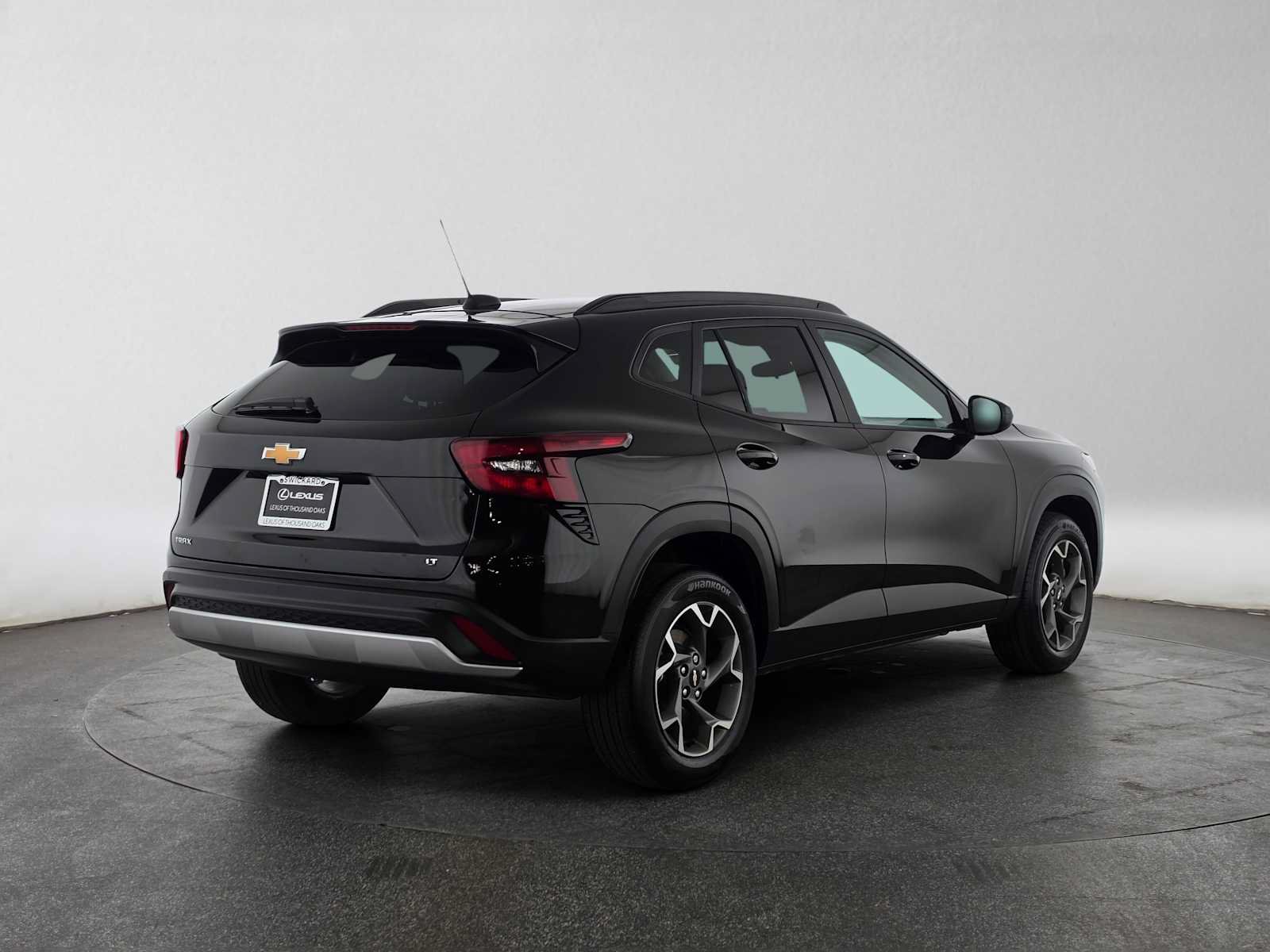 Used 2025 Chevrolet Trax LT w/ Driver Confidence Package FWD image 3
