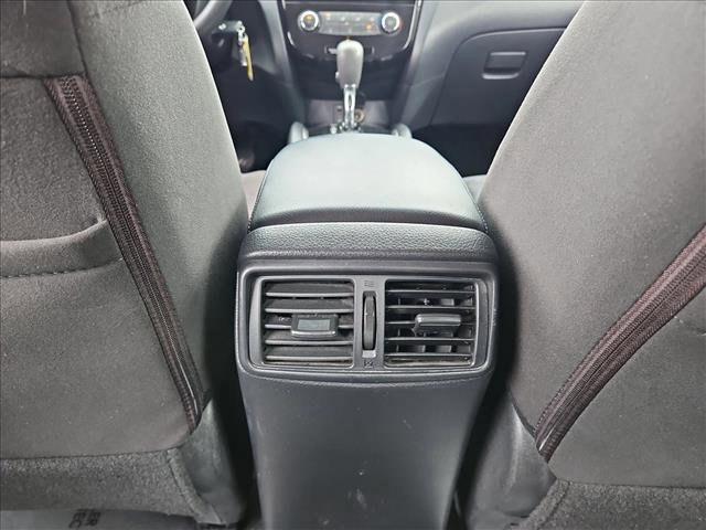 Used 2015 Nissan Rogue S image 23