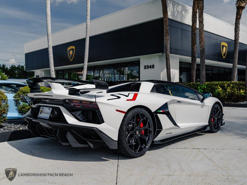 Used 2021 Lamborghini Aventador SVJ AWD/4WD image 8