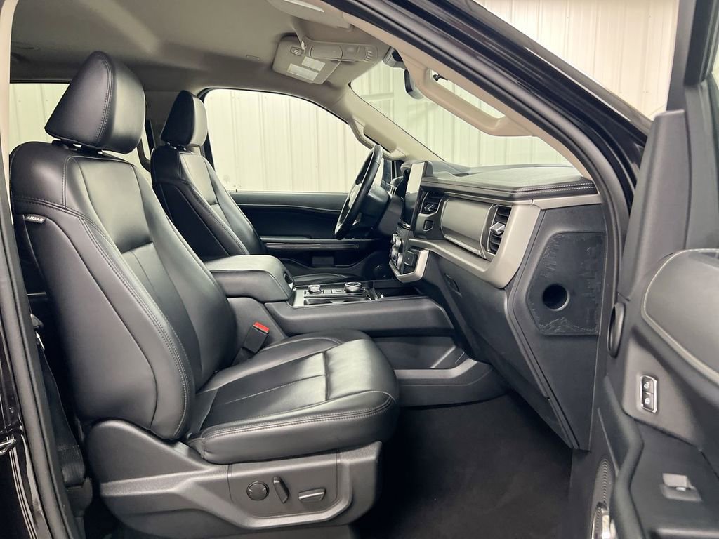 Used 2024 Ford Expedition XLT image 22