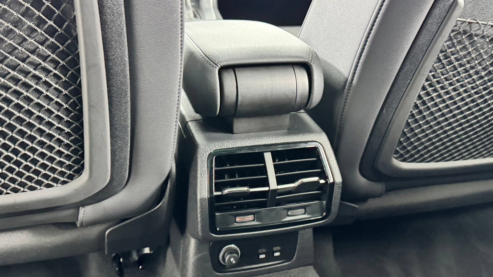 Used 2025 Audi Q3 2.0T Premium AWD/4WD image 37