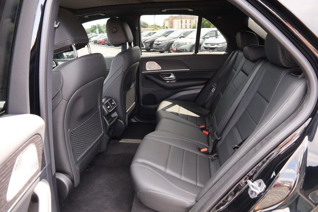 Used 2025 Mercedes-Benz GLE 450e 4MATIC image 11