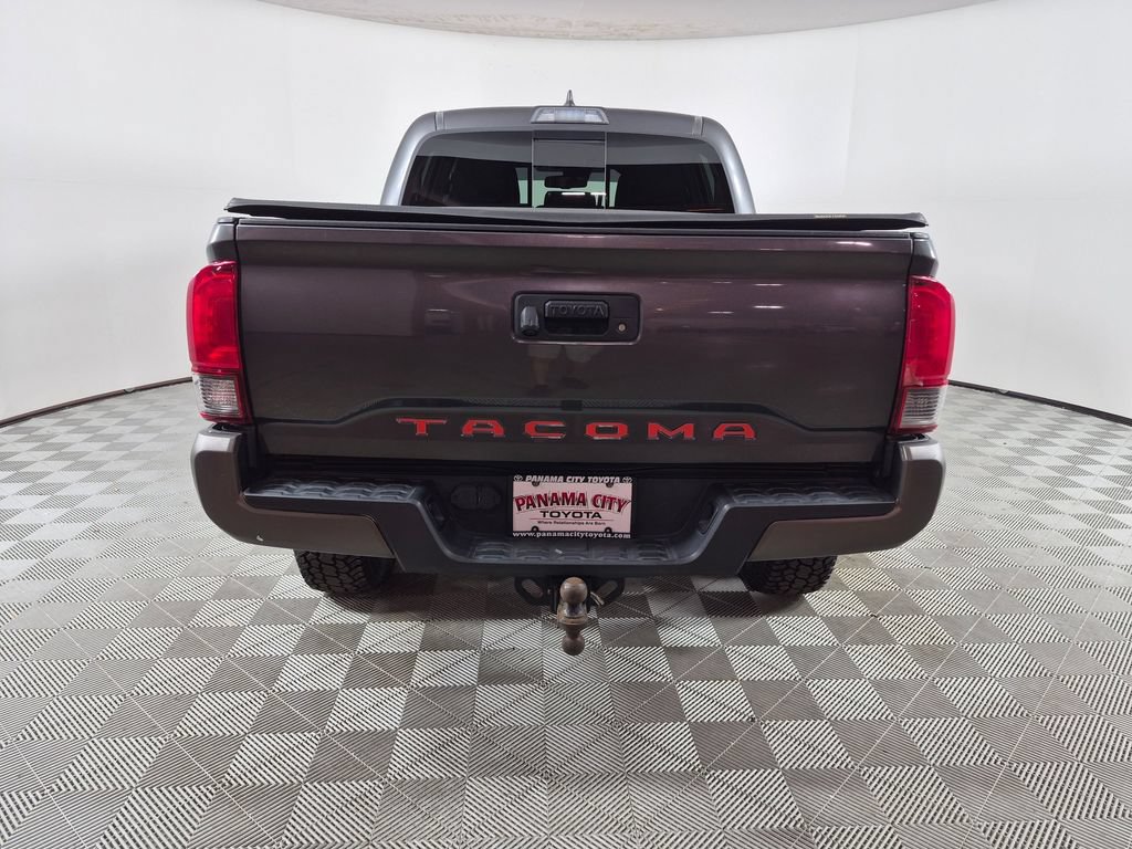 Used 2019 Toyota Tacoma TRD Off-Road AWD/4WD image 4