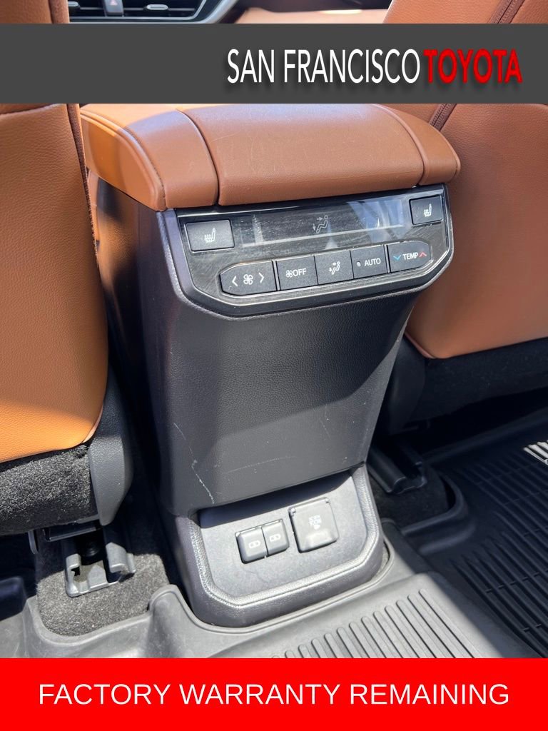 Used 2023 Toyota Highlander Platinum FWD image 17
