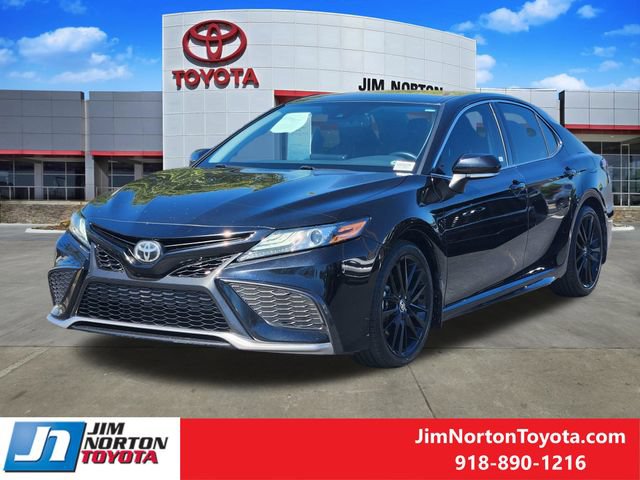 Used 2021 Toyota Camry XSE FWD image 4