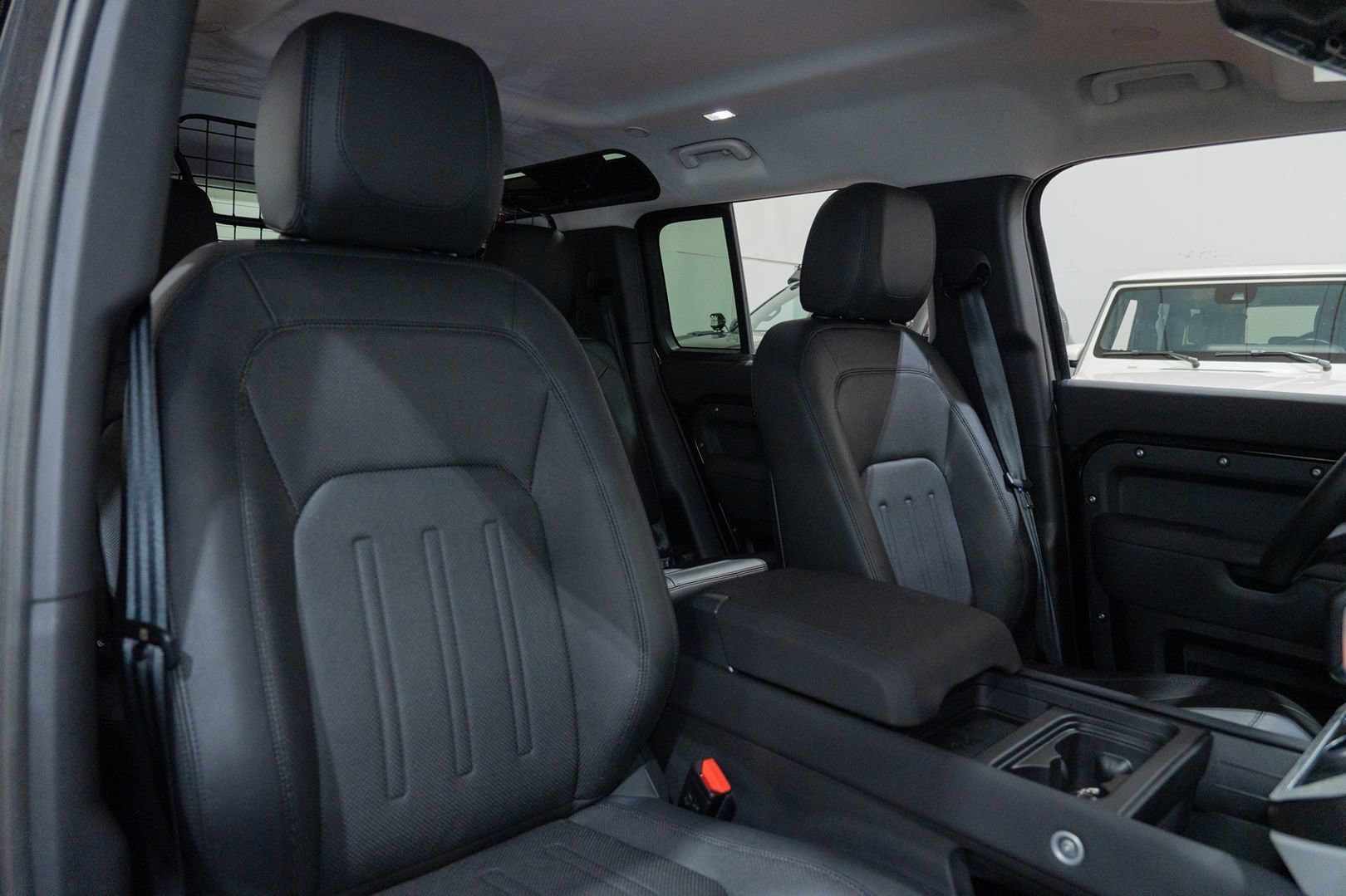 Used 2022 Land Rover Defender 110 S AWD/4WD image 46