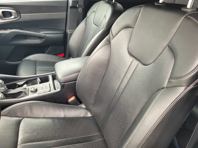 Used 2022 Kia Sorento S FWD image 11