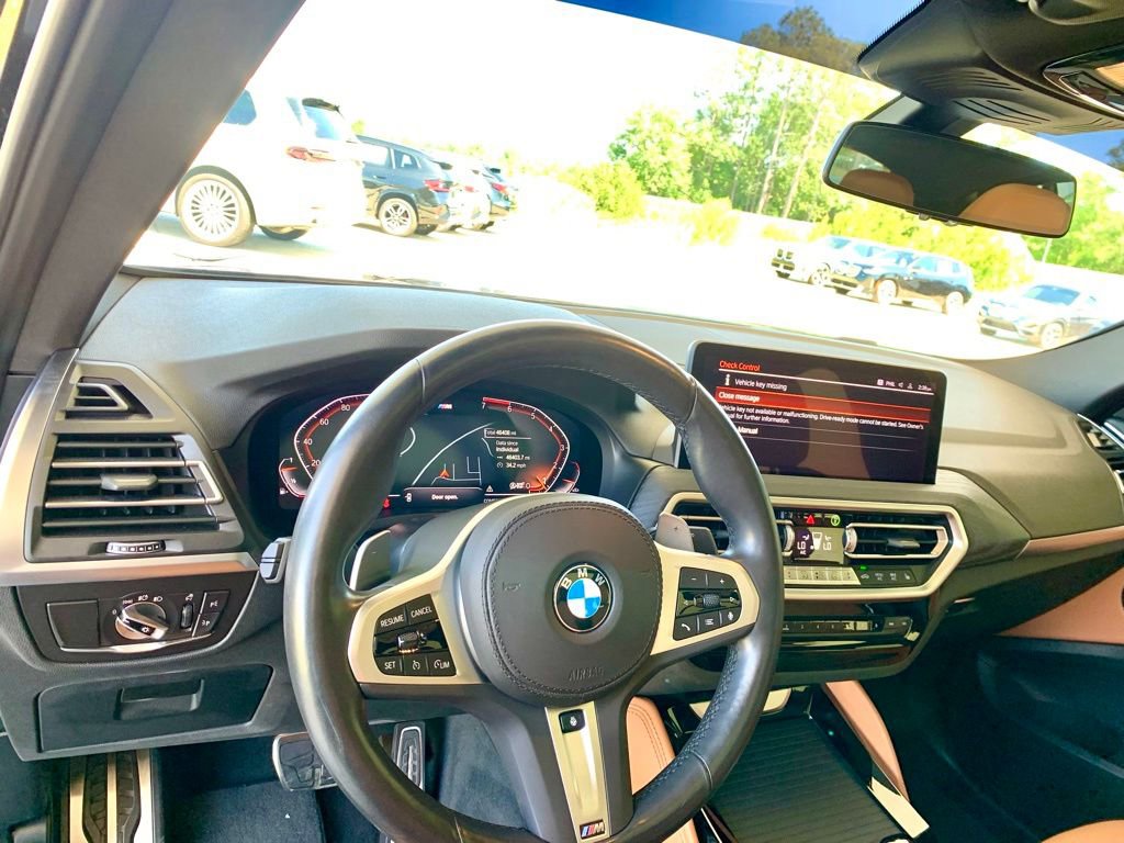Used 2023 BMW X4 xDrive30i w/ M Sport Package AWD/4WD image 11