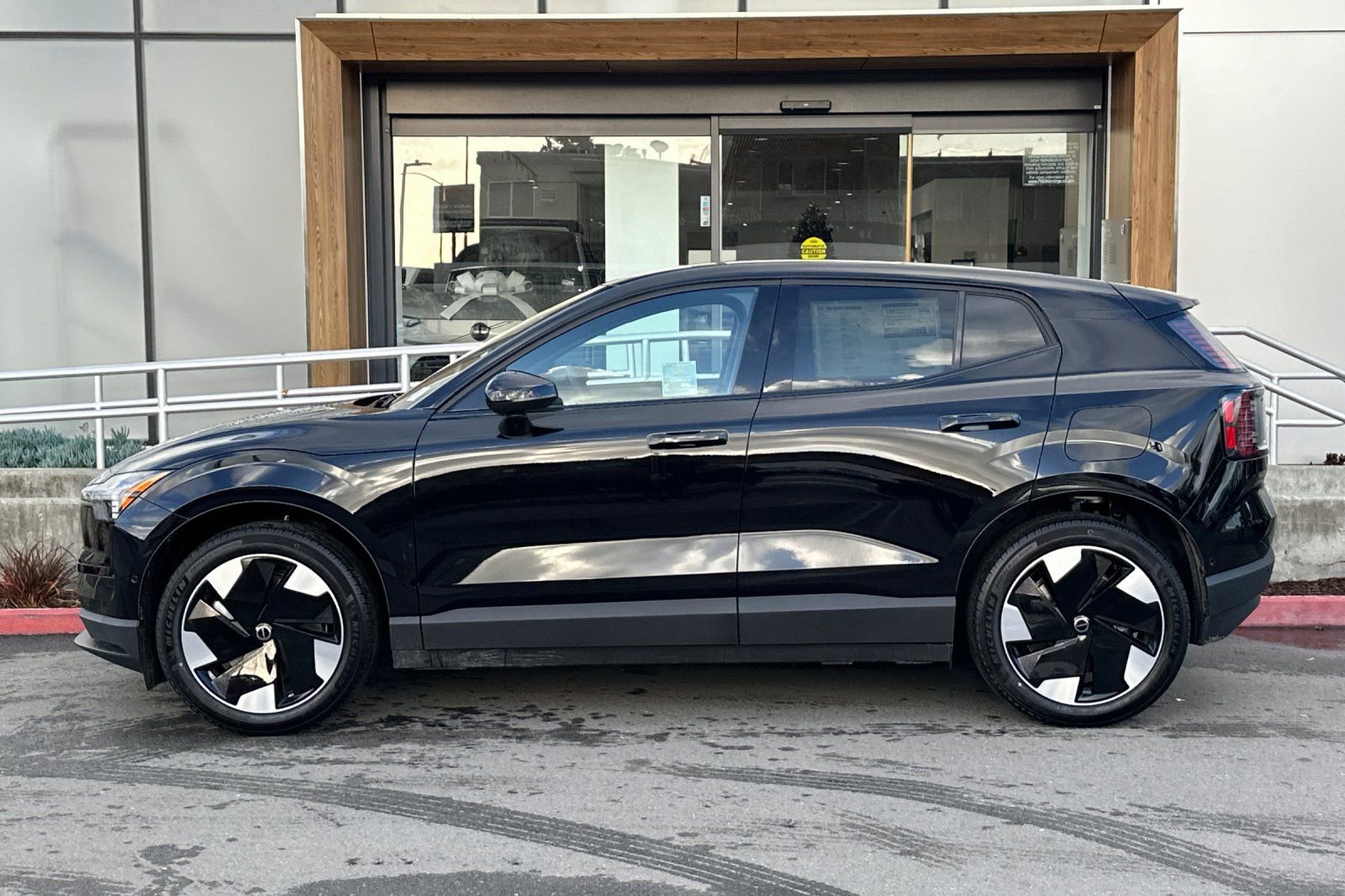 New 2026 Volvo EX30 Ultra w/ Climate Package image 5