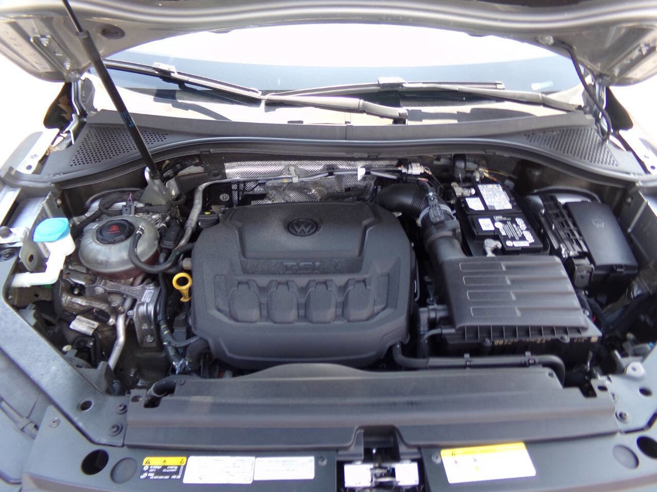 Used 2021 Volkswagen Tiguan SE image 32