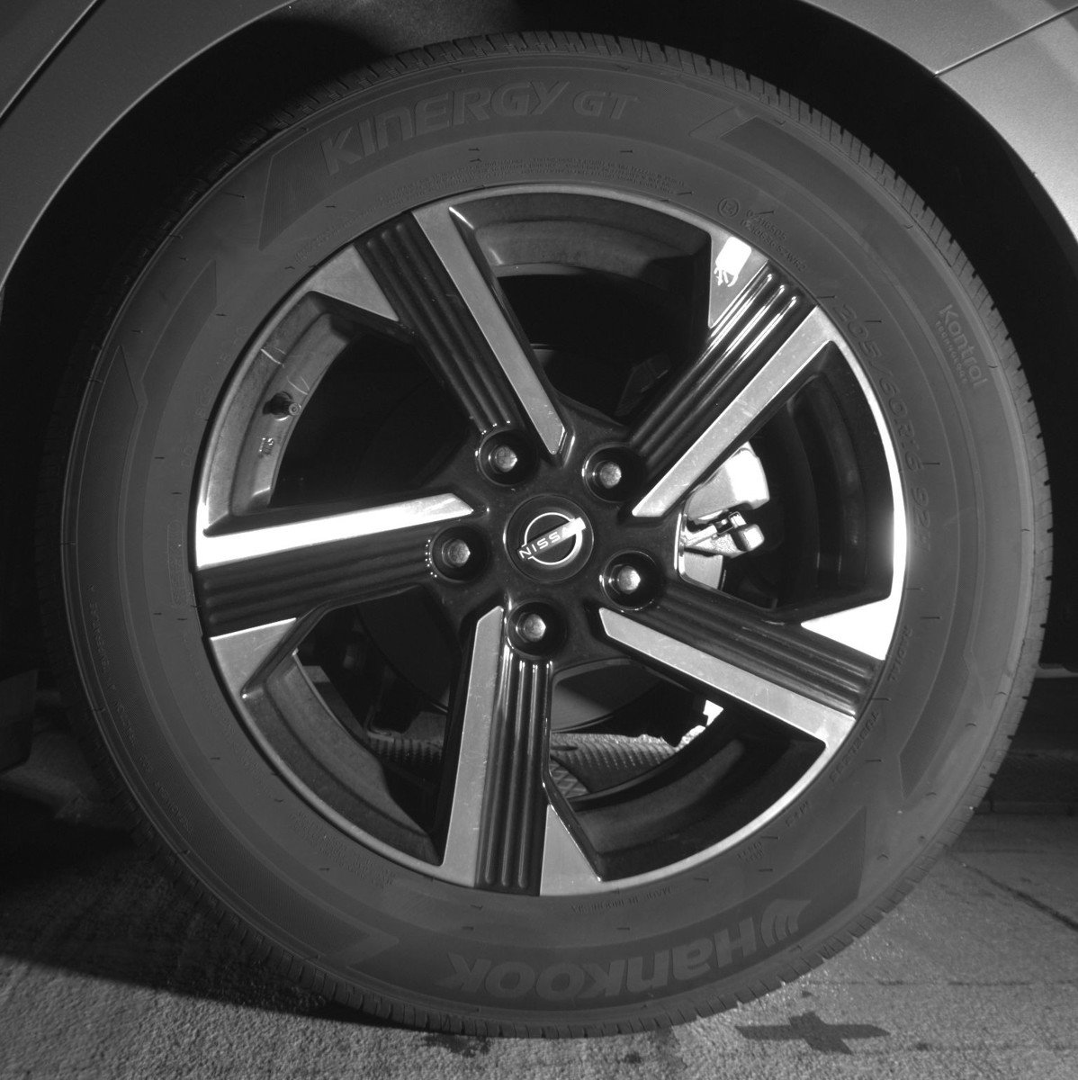 Used 2025 Nissan Sentra SV image 14