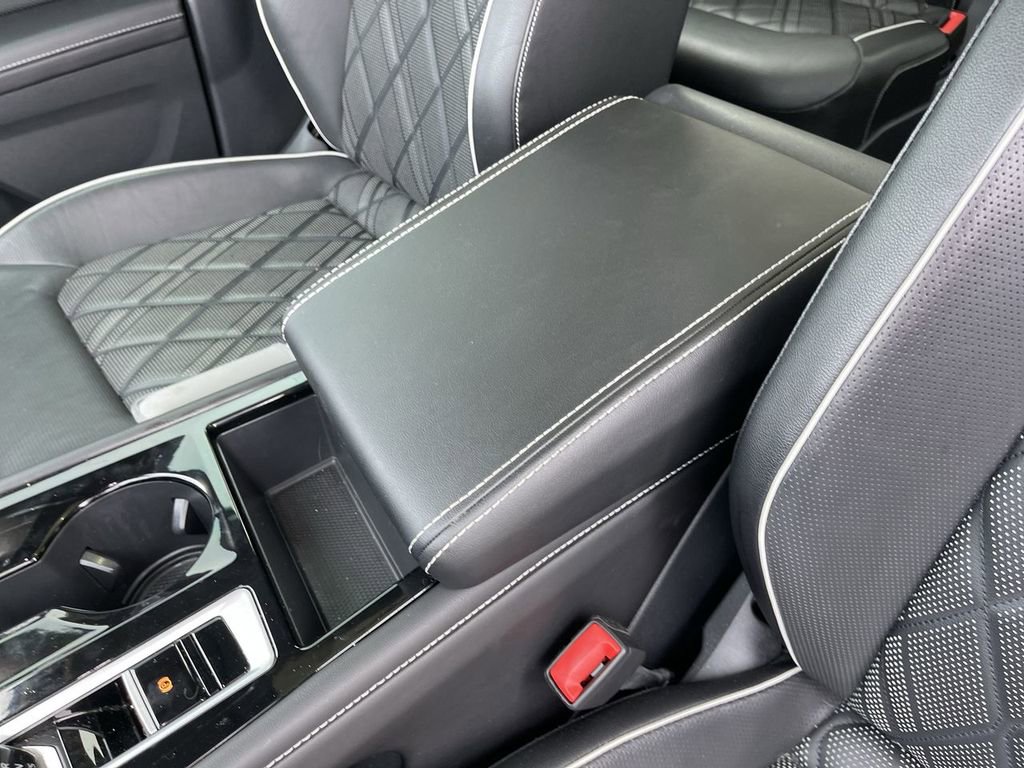 Used 2024 Volkswagen Atlas SEL Premium R-Line image 21