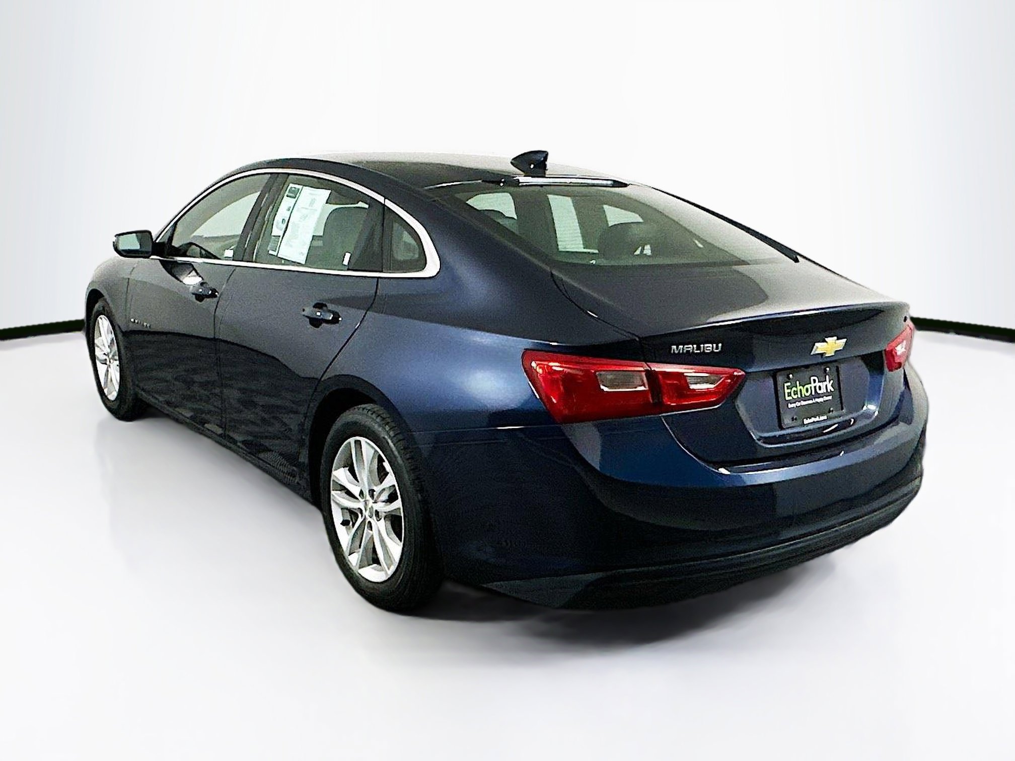 Used 2016 Chevrolet Malibu LT w/ Leather Package FWD image 5