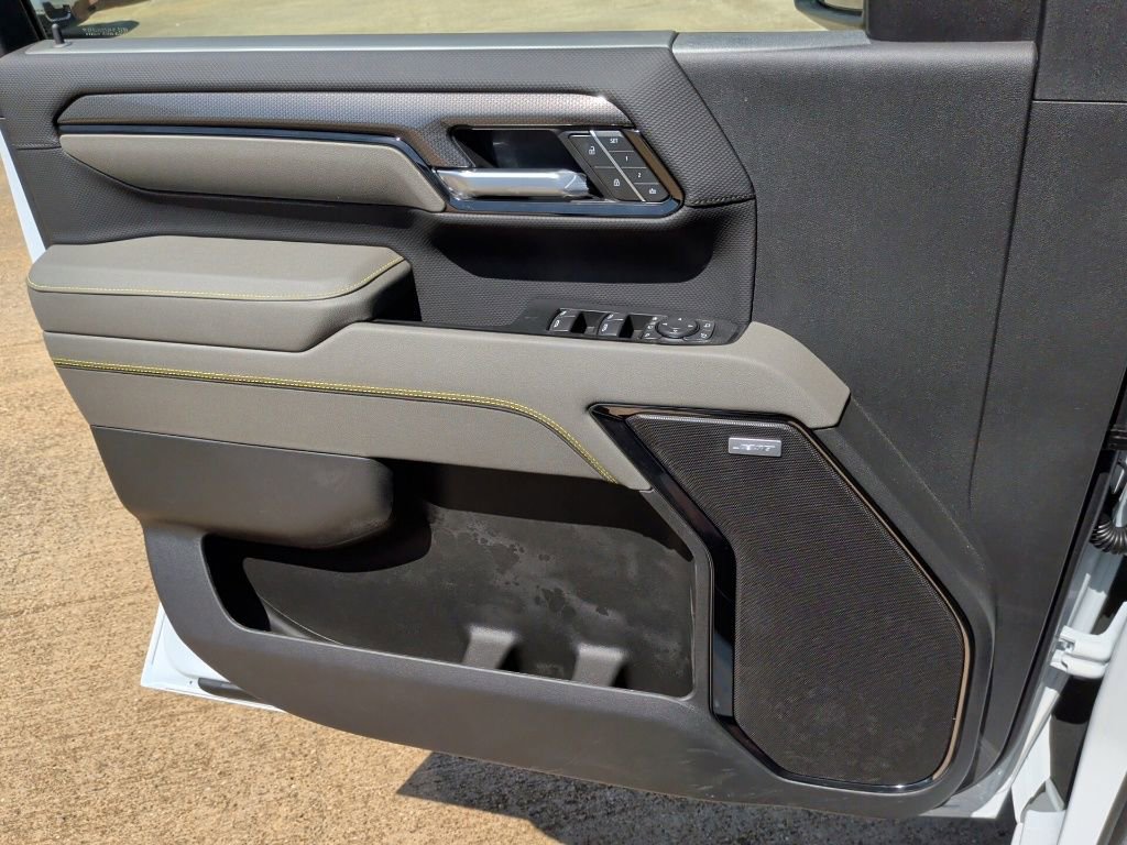 New 2026 Chevrolet Silverado 2500 ZR2 AWD/4WD image 11