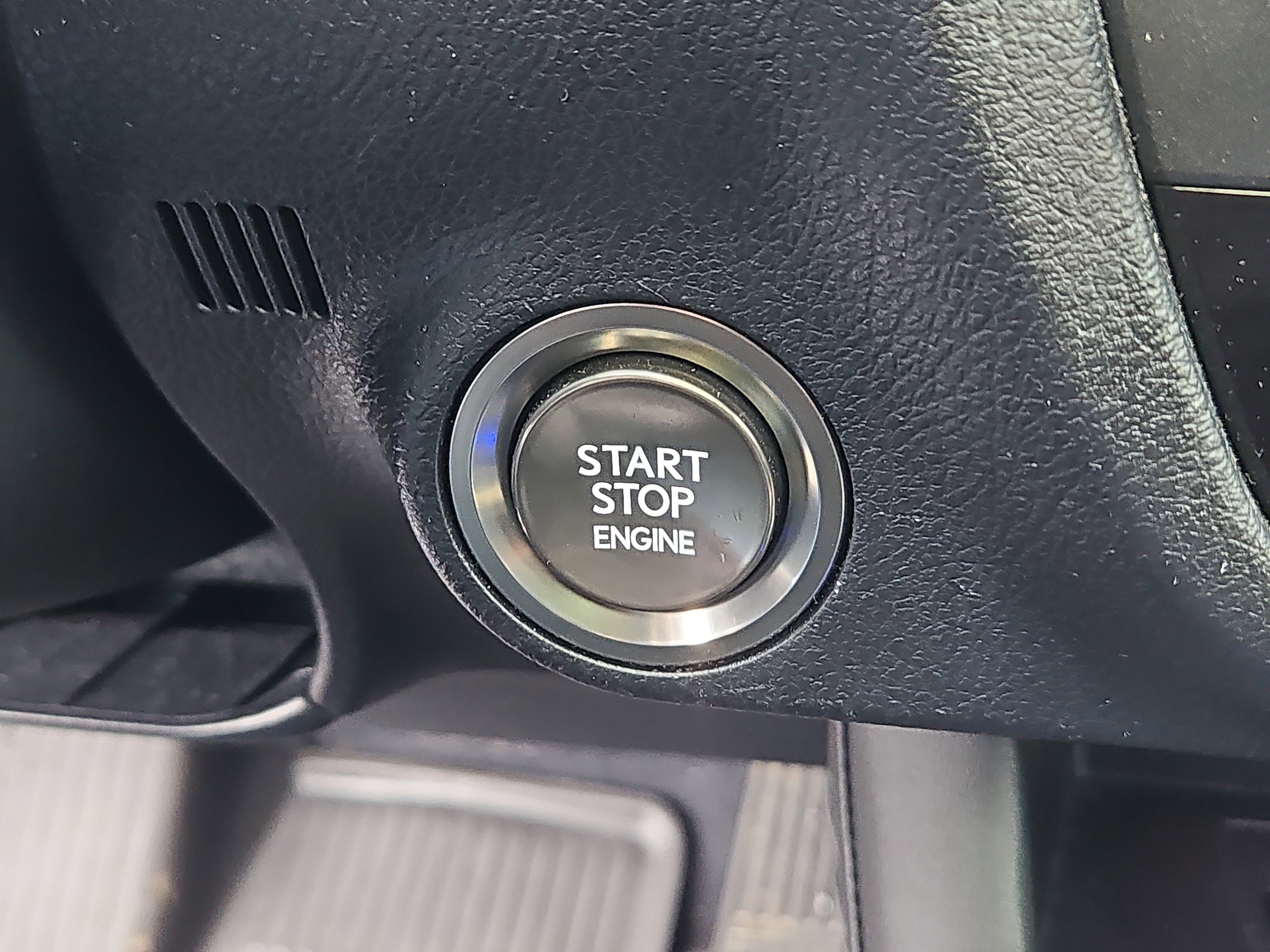 Used 2022 Lexus RX 350L Premium w/ Premium Package image 17