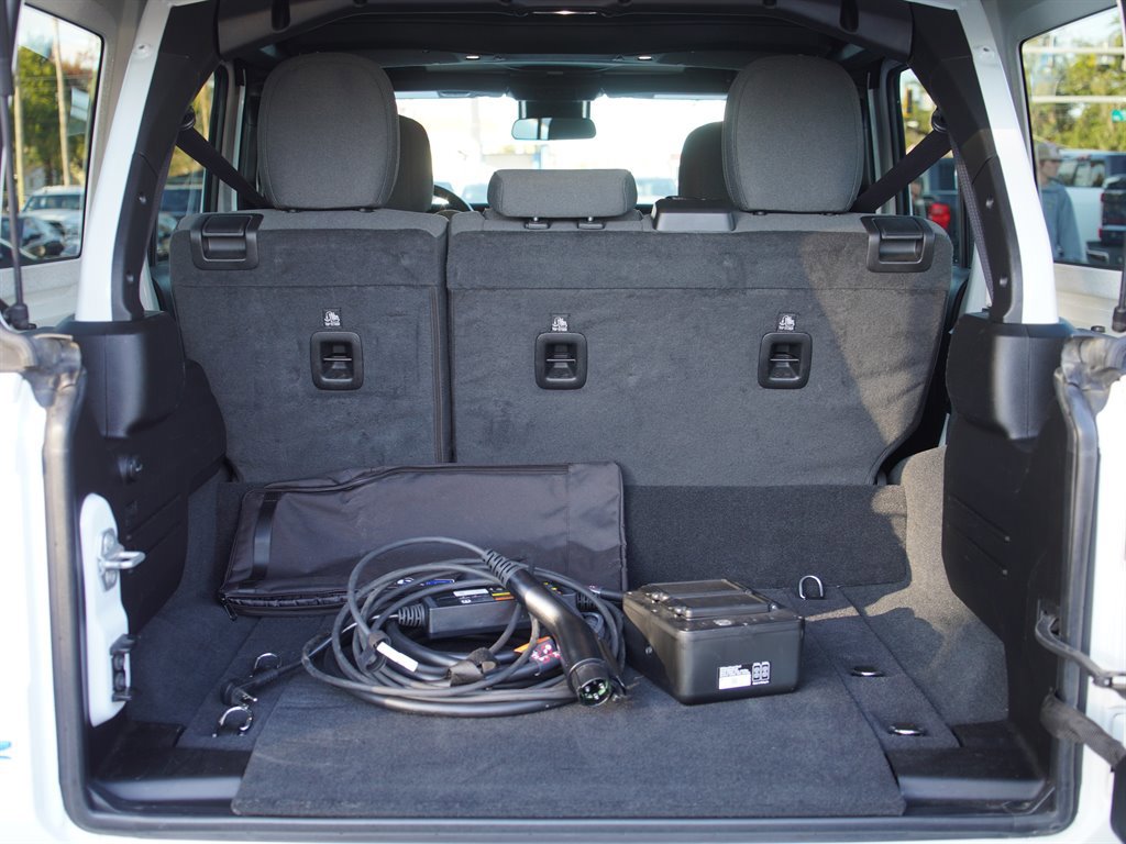 Used 2024 Jeep Wrangler Unlimited Sahara image 45