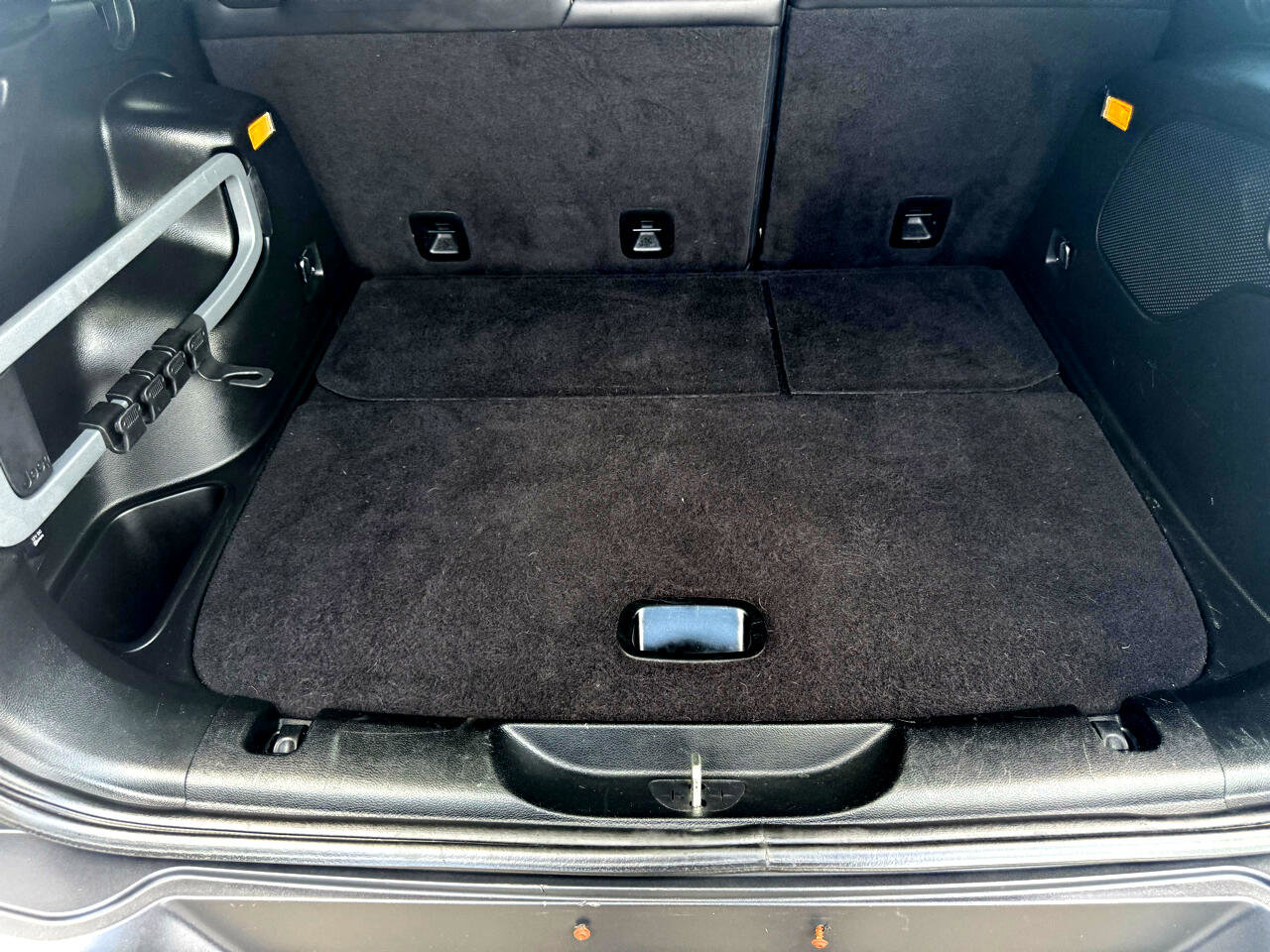 Used 2017 Jeep Cherokee High Altitude w/ Luxury Group image 59