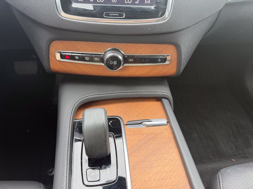 Used 2025 Volvo XC90 T8 Plus w/ Protection Package Premier AWD/4WD image 12