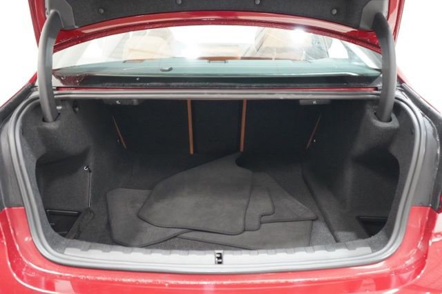 Used 2025 BMW 330i xDrive Sedan w/ M Sport Package image 32