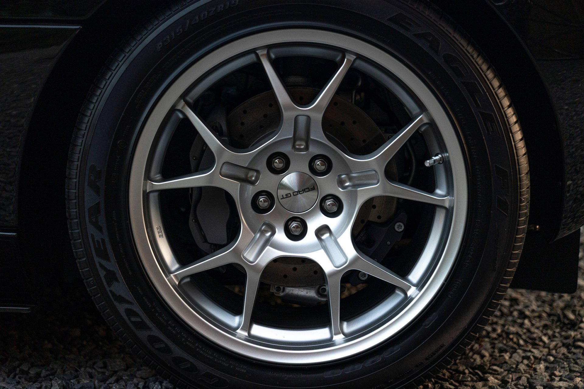 Used 2006 Ford GT RWD image 28